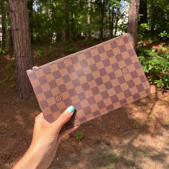 SOLD-Louis Vuitton Removable Compartment for the Neverfull MM Bag. Red Interior. - Picture 2 of 16